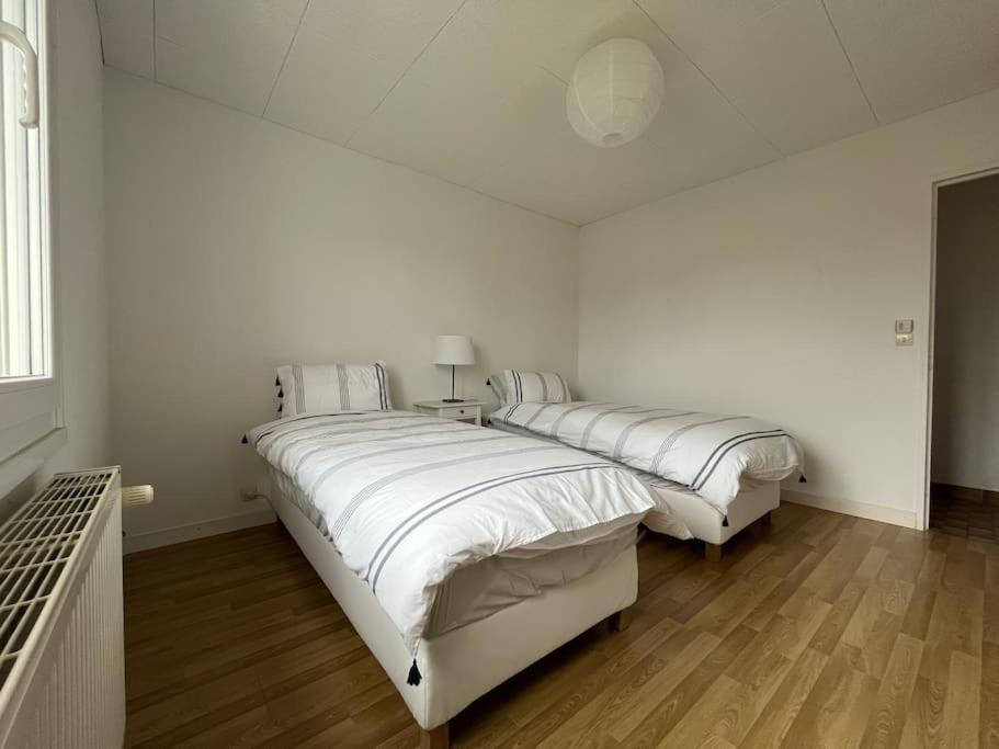 Maisonnette - Jardin Exterieur Champagne-sur-Seine Exterior foto