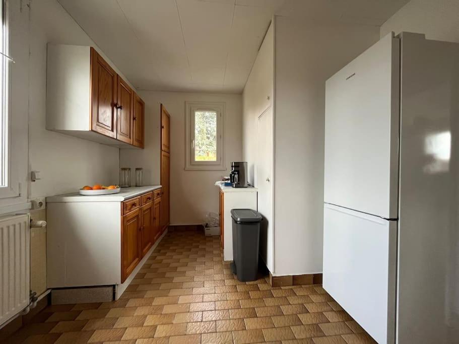 Maisonnette - Jardin Exterieur Champagne-sur-Seine Exterior foto